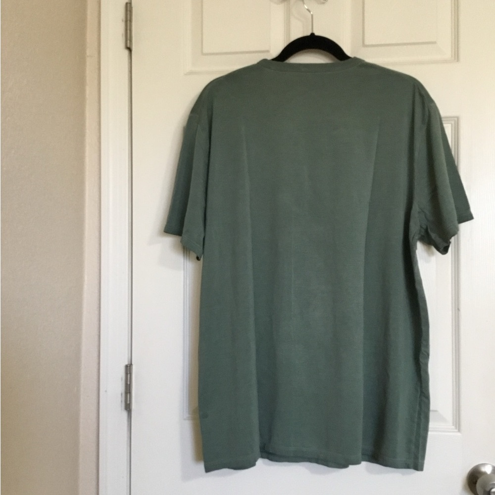 Lululemon EasySet Training Short-Sleeve Shirt wash size xl?